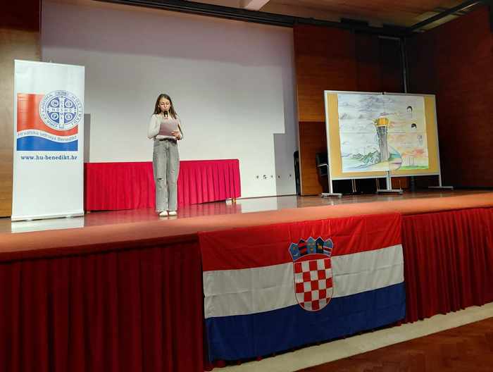 Učenica Lea Radić pjesmom se predstavila na Tjednu sjećanja na Vukovar i Škabrnju