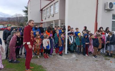 U školi se održale vesele maškare